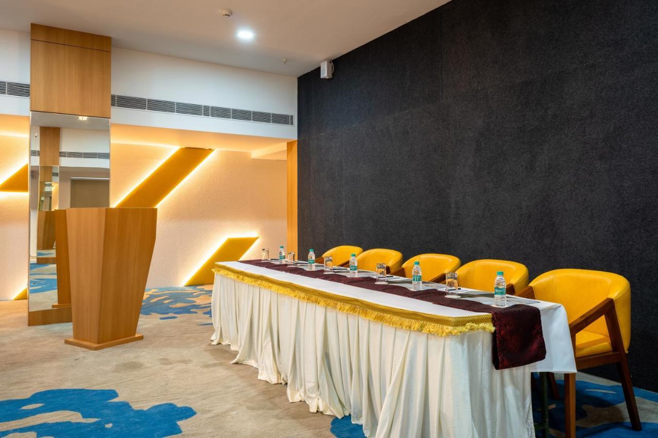 Clubway Grand A Boutique Hotel Jorhāt Exterior foto